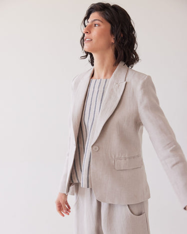Eva's Sunday : Brooklyn Fitted Blazer - Stone