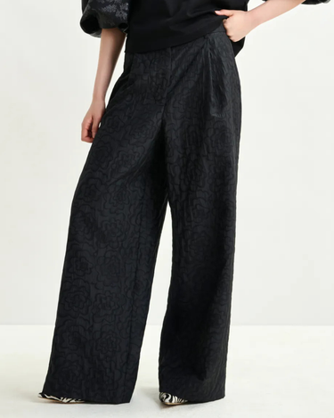 Essential Antwerp : Instore wide leg Pants - Black