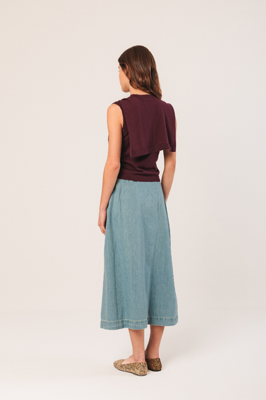 Indi & Cold: Vest With Tied Seater Detail - Aubergine