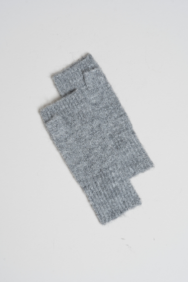 Indi & Cold: Colourful Knitted Mittens - Marle Grey