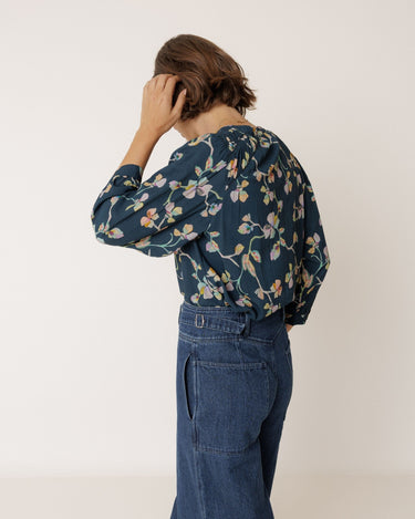 Indi & Cold : Ruched Detail Shirt - Navy
