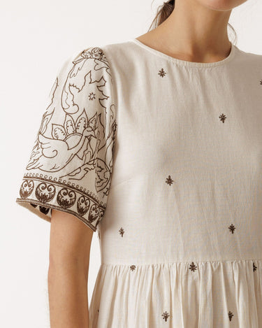 Indi & Cold : Embroidered Dress - Ecru