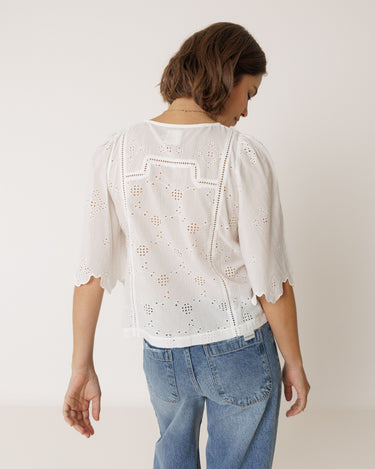 Indi & Cold : Boxy Shirt with Schiffli Embroidery - White