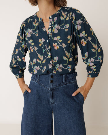 Indi & Cold : Ruched Detail Shirt - Navy